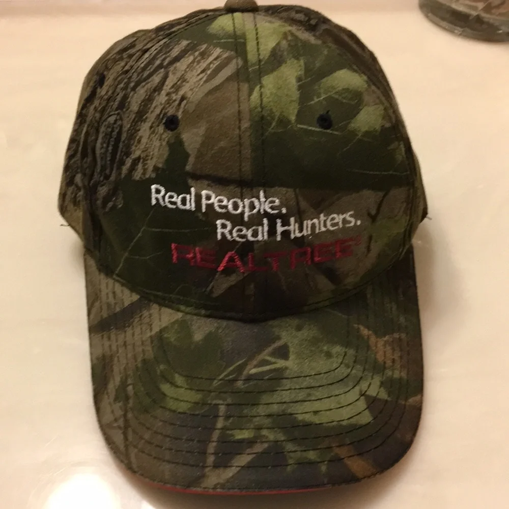 REALTREE hat. Real People, Real hunters camouflage